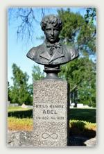 АБЕЛЬ Нильс Хенрик. Эрстад (Норвегия)